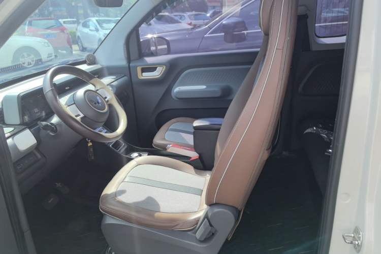 Used Wuling Hongguang MINIEV 2022 GAMEBOY 200km Gaming Edition with Lithium Iron Phosphate Left Front Seat