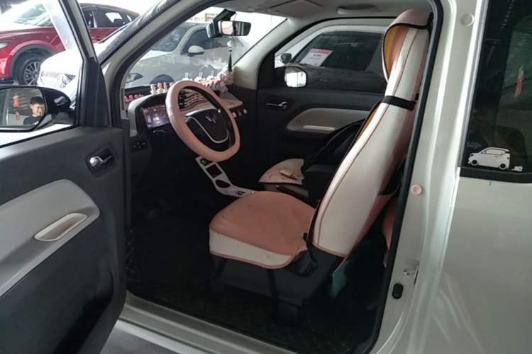 Used Wuling Hongguang MINIEV 2022 Macaron Premium Model – Lithium Iron Phosphate Left Front Seat
