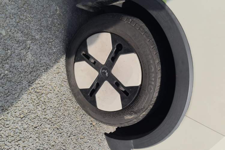 Used Wuling Hongguang MINIEV 2022 GAMEBOY 200km Gaming Edition with Lithium Iron Phosphate Left Front Wheel Hub