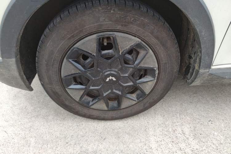 Used Wuling Hongguang MINIEV 2022 GAMEBOY 200km Gaming Edition with Lithium Iron Phosphate Left Front Wheel Hub