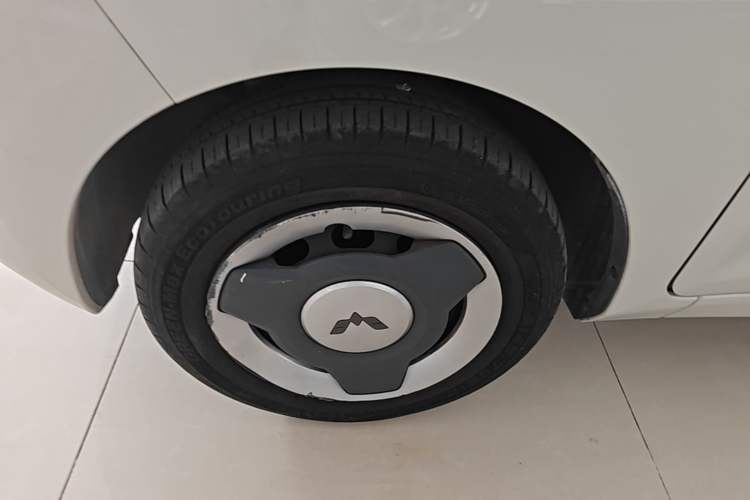 Used Wuling Hongguang MINIEV 2022 Macaron Fashion Edition Lithium-Nickel-Cobalt-Alpha-oxide Left Front Wheel Hub