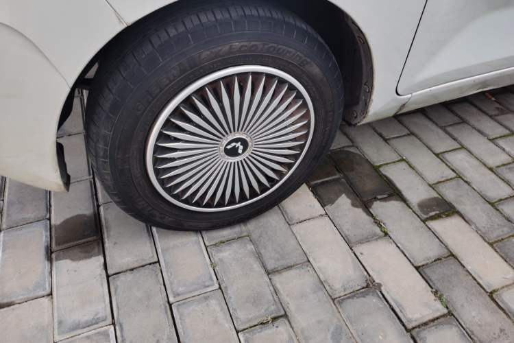 Used Wuling Hongguang MINIEV 2022 Enjoy Edition Lithium-Ion Battery Left Front Wheel Hub