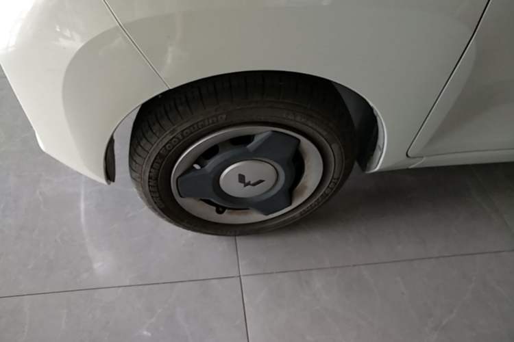 Used Wuling Hongguang MINIEV 2022 Macaron Premium Model – Lithium Iron Phosphate Left Front Wheel Hub