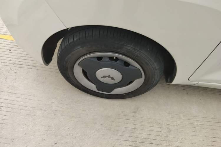 Used Wuling Hongguang MINIEV 2022 Macaron Premium Model – Lithium Iron Phosphate Left Front Wheel Hub