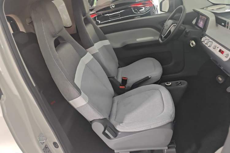 Used Wuling Hongguang MINIEV 2022 Macaron Premium Model – Lithium Iron Phosphate Right Front Seat