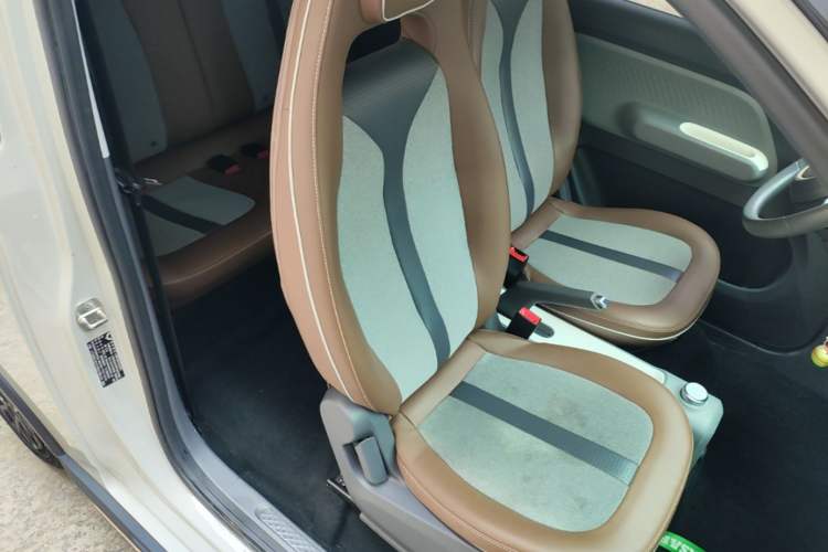 Used Wuling Hongguang MINIEV 2022 GAMEBOY 200km Gaming Edition with Lithium Iron Phosphate Right Front Seat