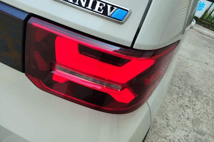 Used Wuling Hongguang MINIEV 2022 GAMEBOY 200km Gaming Edition with Lithium Iron Phosphate Right Rear Taillight