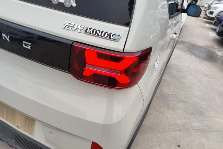 Used Wuling Hongguang MINIEV 2022 GAMEBOY 200km Gaming Edition with Lithium Iron Phosphate Right Rear Taillight