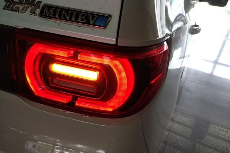 Used Wuling Hongguang MINIEV 2022 Macaron Premium Model – Lithium Iron Phosphate Right Rear Taillight