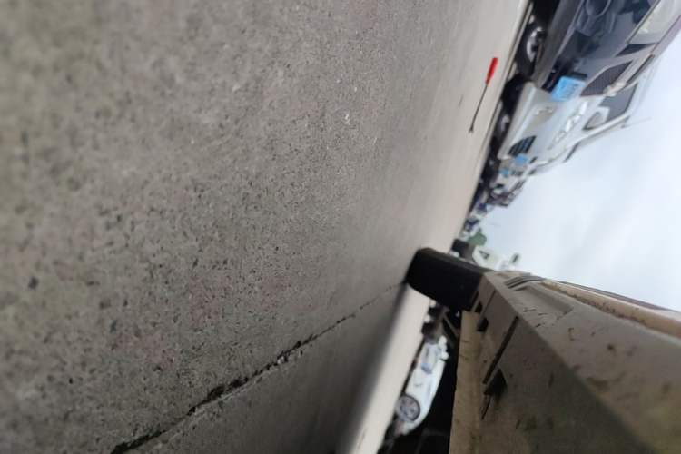 Used Wuling Hongguang MINIEV 2022 GAMEBOY 200km Gaming Edition with Lithium Iron Phosphate Right Side Sill