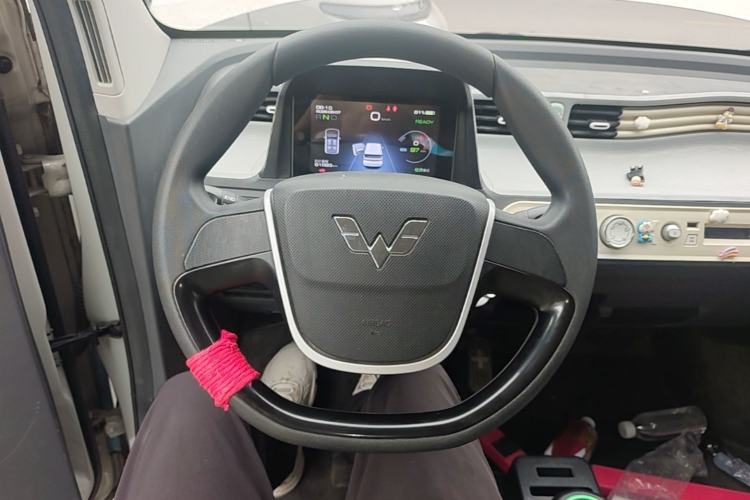 Used Wuling Hongguang MINIEV 2022 Macaron Fashion Model Lithium Iron Phosphate Steering Wheel
