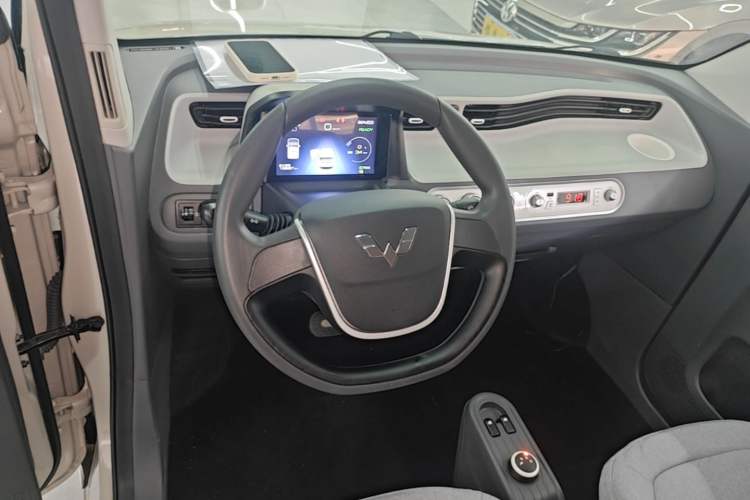 Used Wuling Hongguang MINIEV 2022 Macaron Premium Model – Lithium Iron Phosphate Steering Wheel