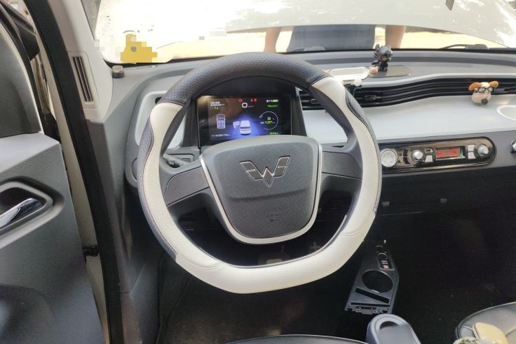 Used Wuling Hongguang MINIEV 2022 Macaron Premium Model – Lithium Iron Phosphate Steering Wheel