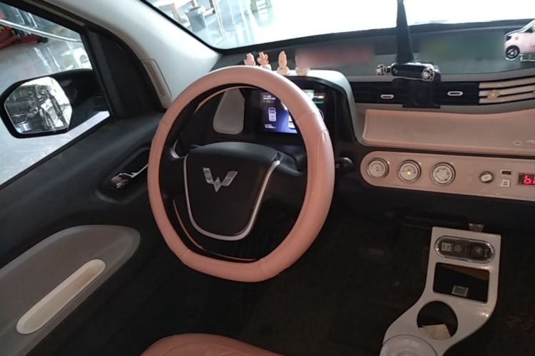Used Wuling Hongguang MINIEV 2022 Macaron Premium Model – Lithium Iron Phosphate Steering Wheel