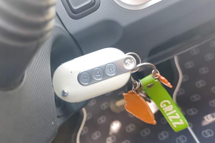 Used Wuling Hongguang MINIEV 2022 Macaron Premium Model – Lithium Ternary Battery Vehicle Key
