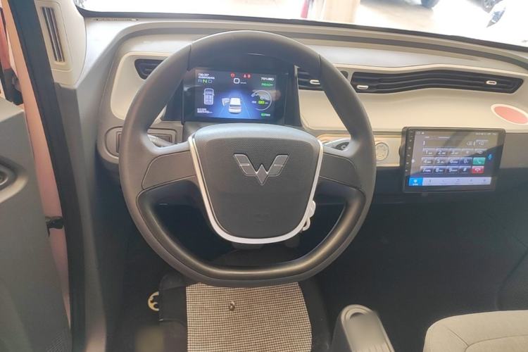 Used Wuling Hongguang MINIEV 2022 Macaron Fashion Model Lithium Iron Phosphate Steering Wheel
