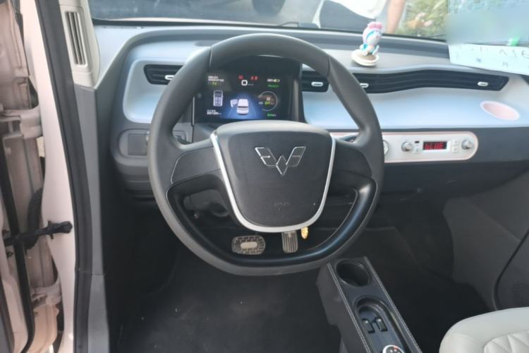 Used Wuling Hongguang MINIEV 2022 Macaron Premium Model – Lithium Iron Phosphate Steering Wheel