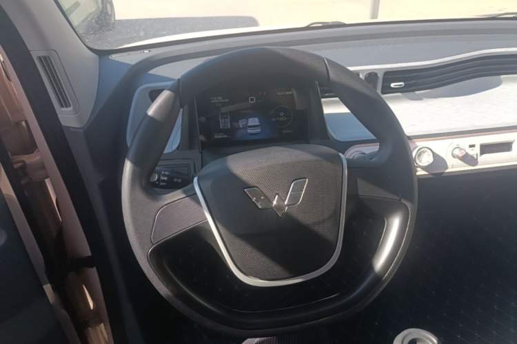 Used Wuling Hongguang MINIEV 2022 Easy Version Lithium Iron Phosphate Steering Wheel
