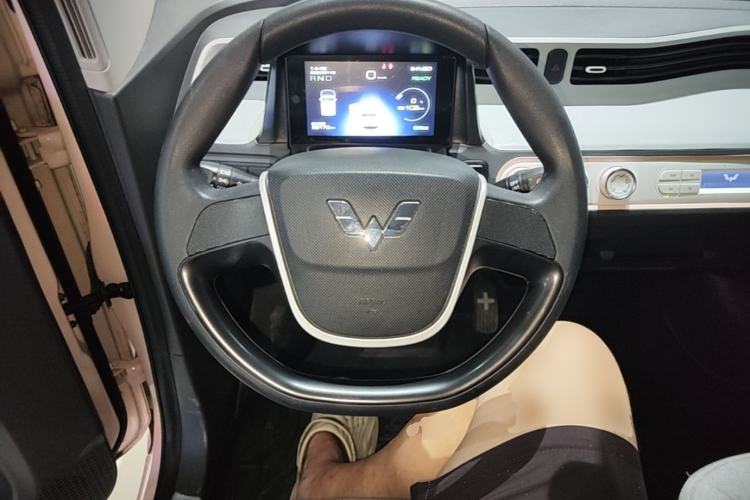 Used Wuling Hongguang MINIEV 2022 Macaron Premium Model – Lithium Iron Phosphate Steering Wheel