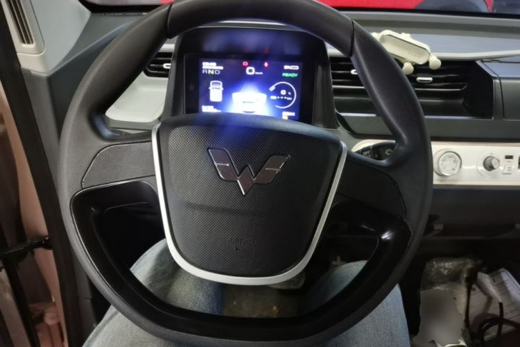 Used Wuling Hongguang MINIEV 2022 Macaron Fashion Edition Lithium-Nickel-Cobalt-Alpha-oxide Steering Wheel