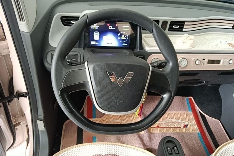Used Wuling Hongguang MINIEV 2022 Macaron Premium Model – Lithium Iron Phosphate Steering Wheel
