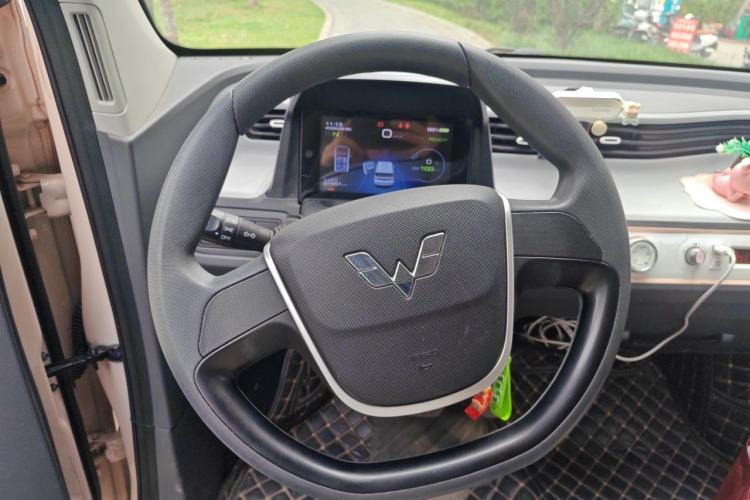 Used Wuling Hongguang MINIEV 2022 Macaron Premium Model – Lithium Iron Phosphate Steering Wheel