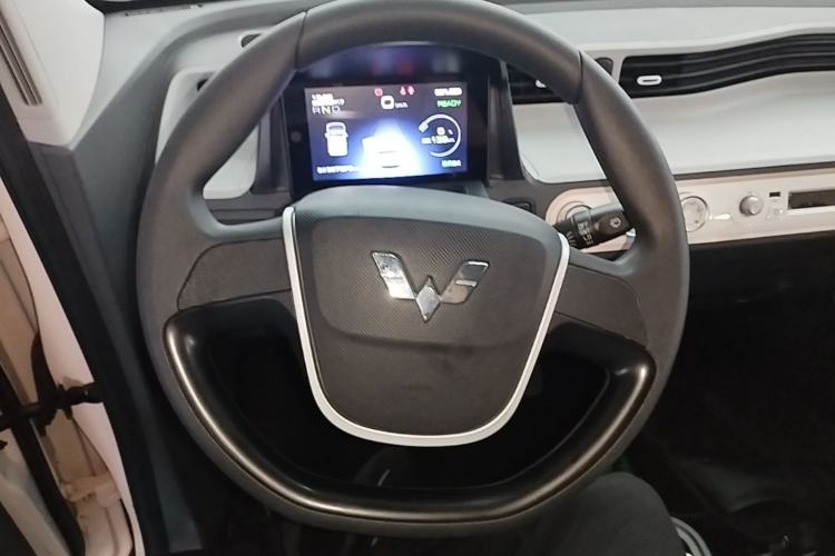 Used Wuling Hongguang MINIEV 2022 Macaron Premium Model – Lithium Iron Phosphate Steering Wheel