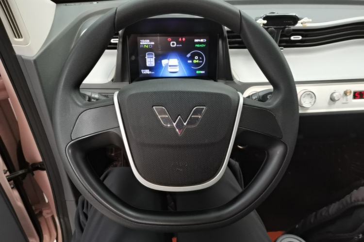 Used Wuling Hongguang MINIEV 2022 Macaron Premium Model – Lithium Iron Phosphate Steering Wheel