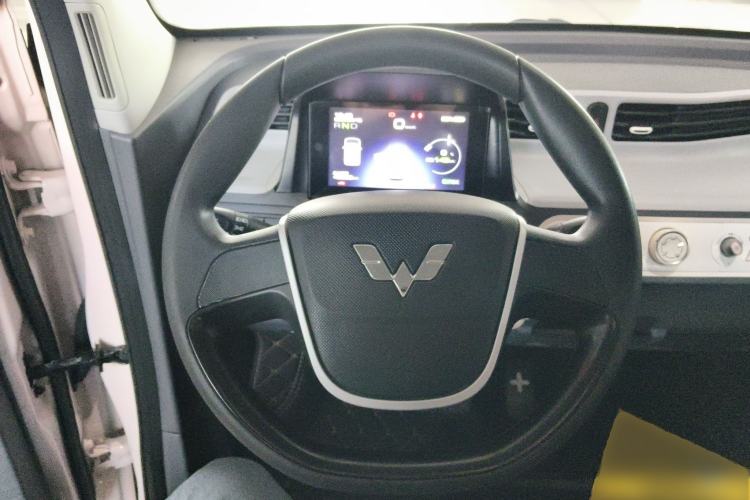 Used Wuling Hongguang MINIEV 2022 Macaron Premium Model – Lithium Iron Phosphate Steering Wheel