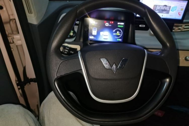 Used Wuling Hongguang MINIEV 2022 Macaron Premium Model – Lithium Iron Phosphate Steering Wheel