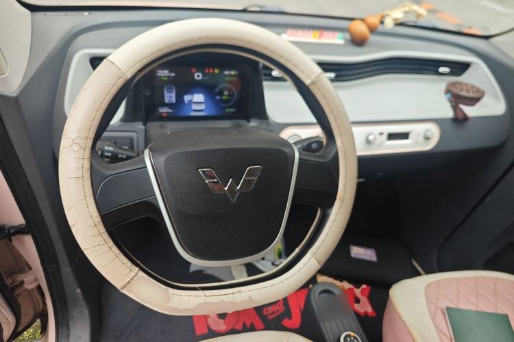 Used Wuling Hongguang MINIEV 2022 Macaron Premium Model – Lithium Iron Phosphate Steering Wheel