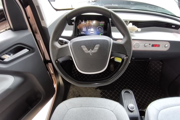 Used Wuling Hongguang MINIEV 2022 Macaron Premium Model – Lithium Ternary Battery Steering Wheel