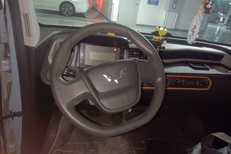 Used Wuling Hongguang MINIEV 2022 Easy Version Lithium Iron Phosphate Steering Wheel