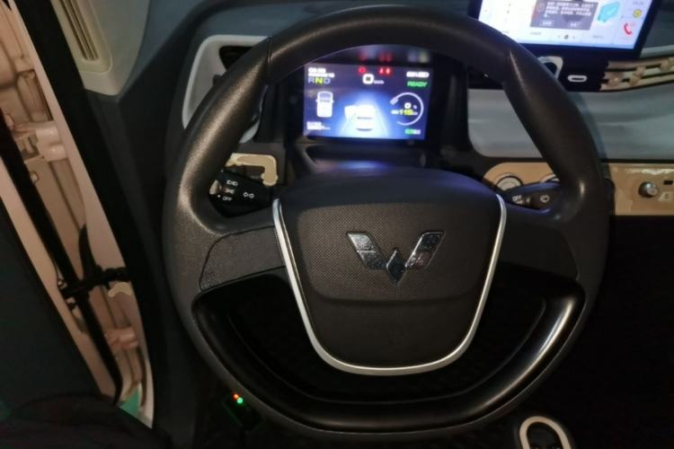 Used Wuling Hongguang MINIEV 2022 Macaron Premium Model – Lithium Iron Phosphate Steering Wheel