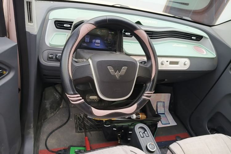 Used Wuling Hongguang MINIEV 2022 Macaron Fashion Model Lithium Iron Phosphate Steering Wheel