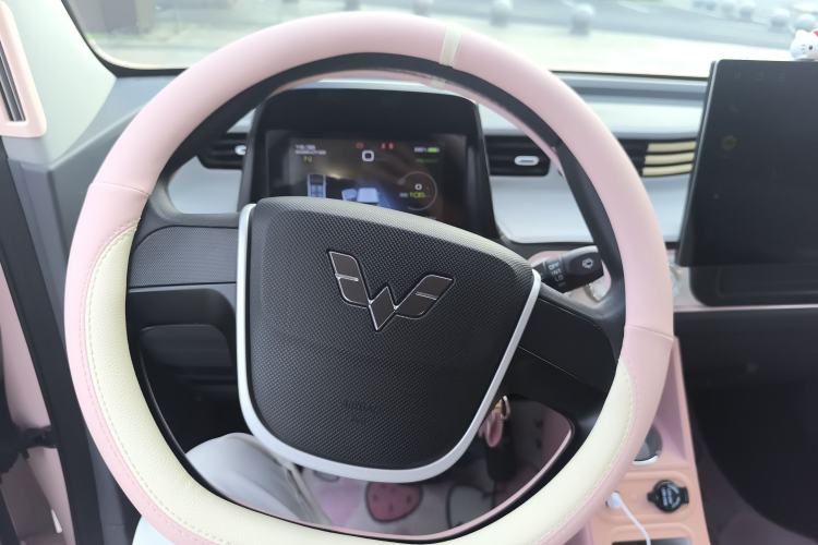 Used Wuling Hongguang MINIEV 2022 Macaron Fashion Model Lithium Iron Phosphate Steering Wheel