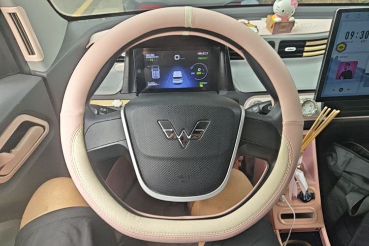 Used Wuling Hongguang MINIEV 2022 Macaron Fashion Model Lithium Iron Phosphate Steering Wheel