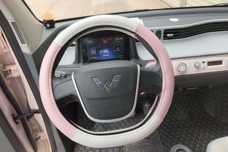 Used Wuling Hongguang MINIEV 2022 Macaron Premium Model – Lithium Iron Phosphate Steering Wheel