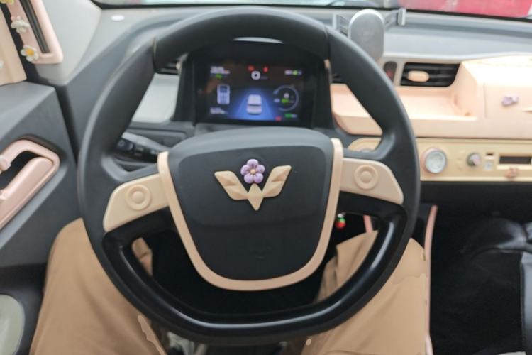 Used Wuling Hongguang MINIEV 2022 Macaron Premium Model – Lithium Iron Phosphate Steering Wheel