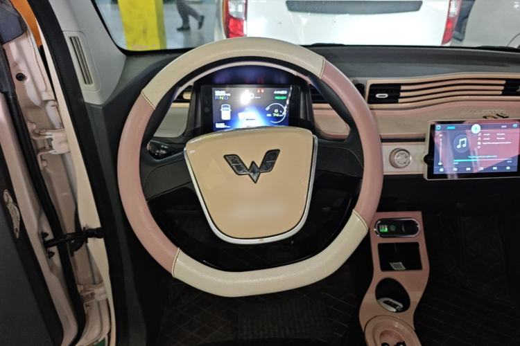 Used Wuling Hongguang MINIEV 2022 Macaron Premium Model – Lithium Iron Phosphate Steering Wheel