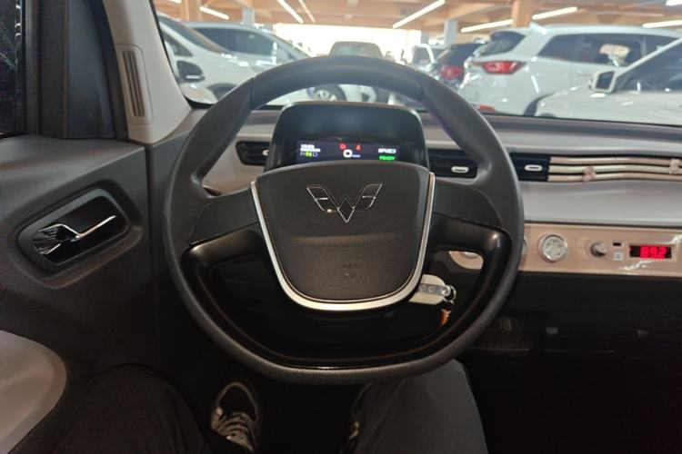 Used Wuling Hongguang MINIEV 2022 Macaron Premium Model – Lithium Ternary Battery Steering Wheel