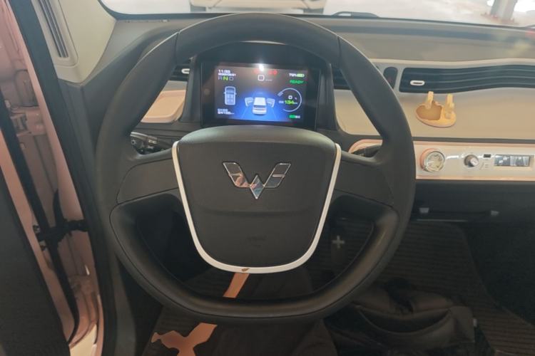 Used Wuling Hongguang MINIEV 2022 Macaron Premium Model – Lithium Iron Phosphate Steering Wheel