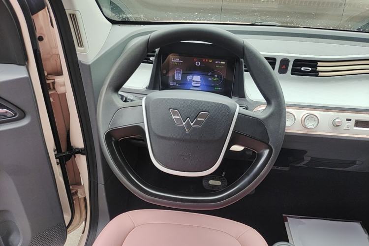 Used Wuling Hongguang MINIEV 2022 Macaron Premium Model – Lithium Iron Phosphate Steering Wheel