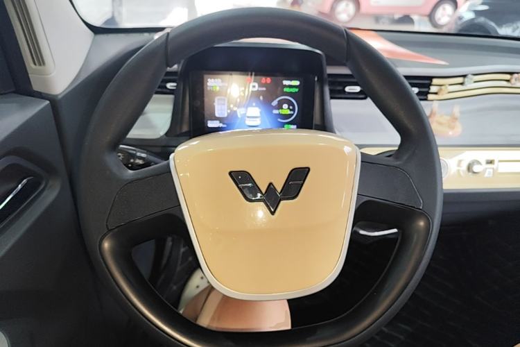Used Wuling Hongguang MINIEV 2022 Macaron Premium Model – Lithium Iron Phosphate Steering Wheel