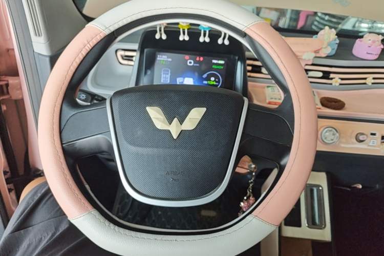 Used Wuling Hongguang MINIEV 2022 Macaron Premium Model – Lithium Iron Phosphate Steering Wheel