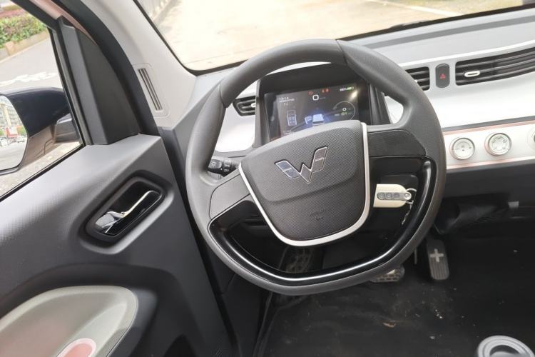 Used Wuling Hongguang MINIEV 2022 Macaron Fashion Model Lithium Iron Phosphate Steering Wheel