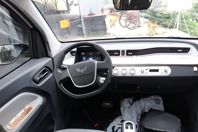Used Wuling Hongguang MINIEV 2022 Macaron Premium Model – Lithium Iron Phosphate Steering Wheel