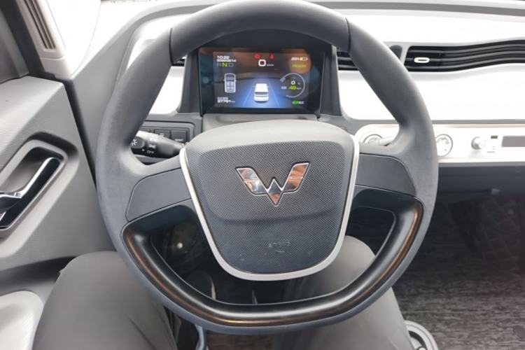 Used Wuling Hongguang MINIEV 2022 Macaron Premium Model – Lithium Iron Phosphate Steering Wheel