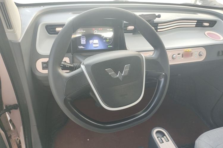 Used Wuling Hongguang MINIEV 2022 Macaron Fashion Model Lithium Iron Phosphate Steering Wheel