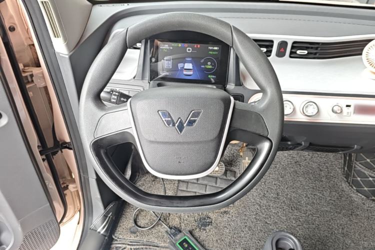 Used Wuling Hongguang MINIEV 2022 Macaron Premium Model – Lithium Iron Phosphate Steering Wheel